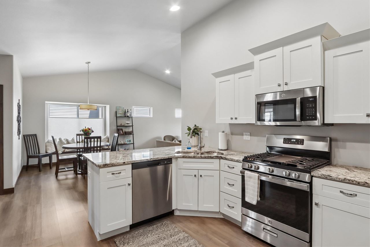 712 Creekside Drive Tiffin IA 52340