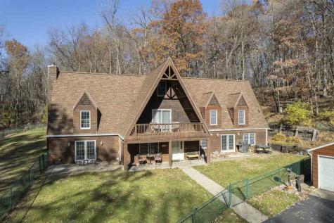 3098 Sandy Beach Road Solon IA 52333