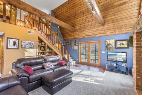 3098 Sandy Beach Road Solon IA 52333