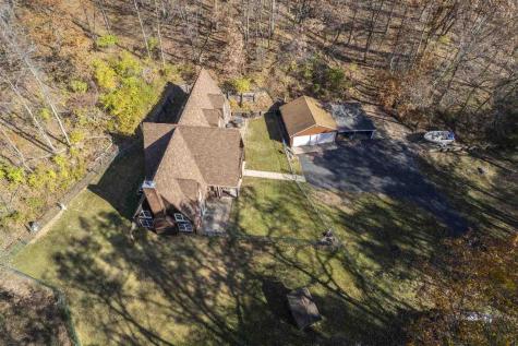 3098 Sandy Beach Road Solon IA 52333
