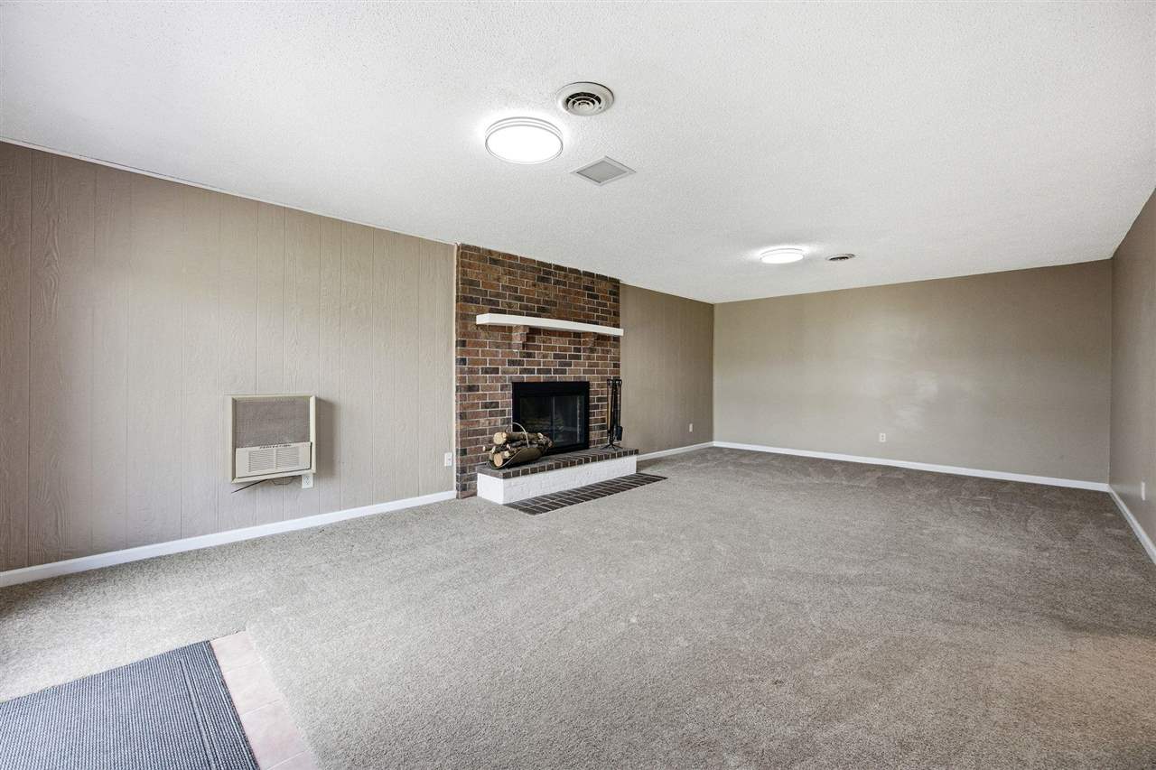 1046 Briar Drive Iowa City IA 52240