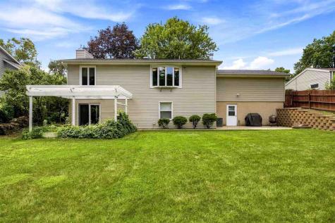 1046 Briar Drive Iowa City IA 52240