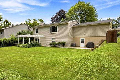 1046 Briar Drive Iowa City IA 52240