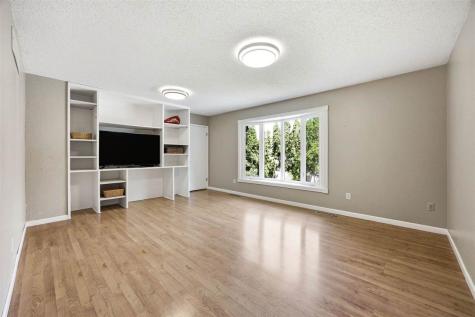 1046 Briar Drive Iowa City IA 52240