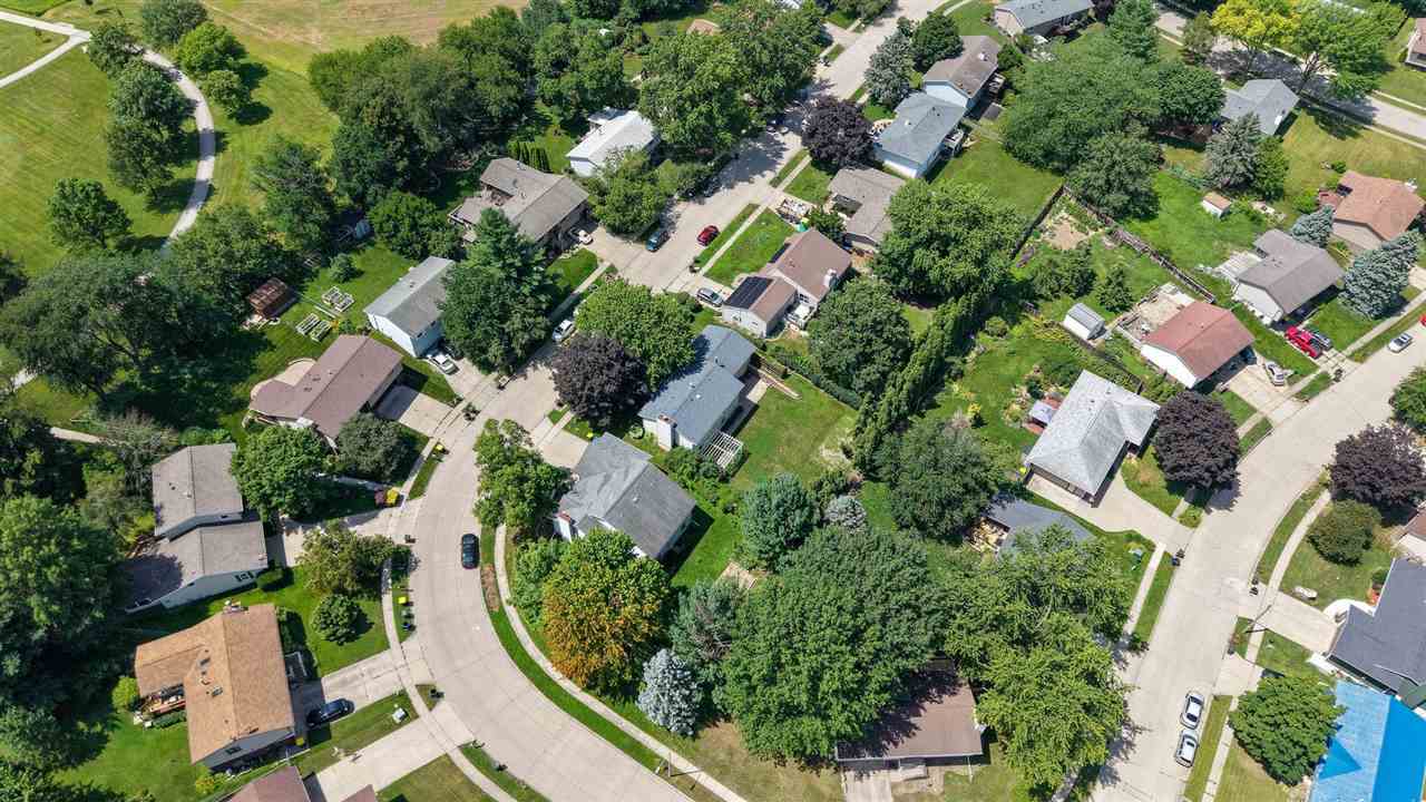 1046 Briar Drive Iowa City IA 52240