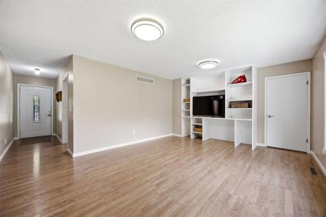 1046 Briar Drive Iowa City IA 52240