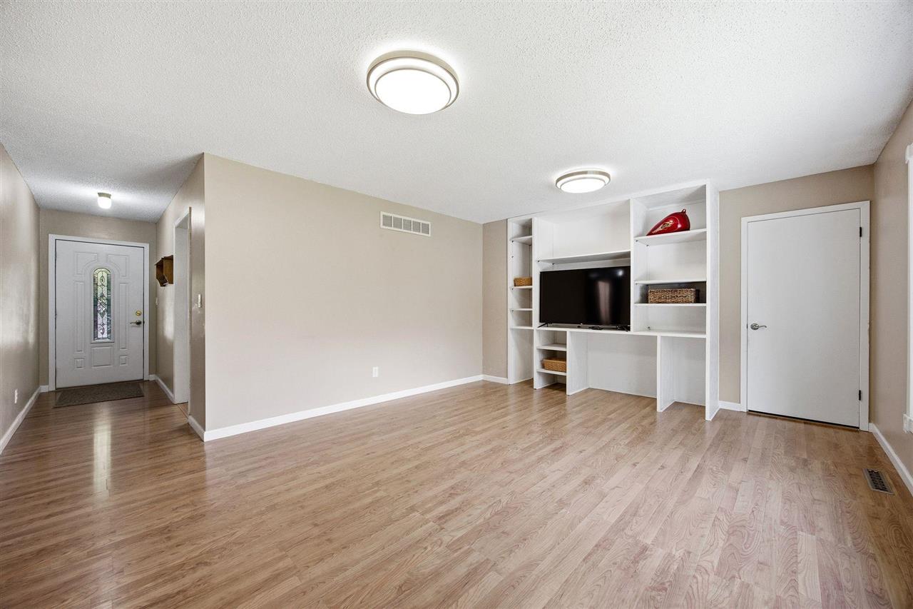 1046 Briar Drive Iowa City IA 52240