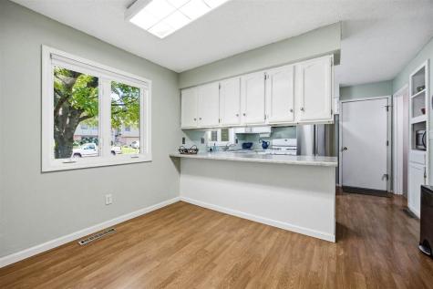 1046 Briar Drive Iowa City IA 52240