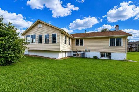6664 Sand Court SW Cedar Rapids IA 52404