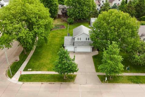 1773 Parkway Drive Iowa City IA 52241