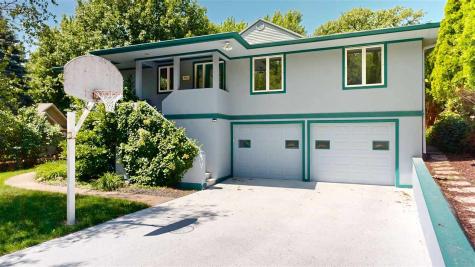 419 Elmira Street Iowa City IA 52245