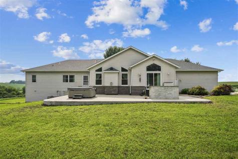 1268 Falcon Avenue NW Swisher IA 52338