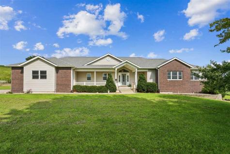 1268 Falcon Avenue NW Swisher IA 52338