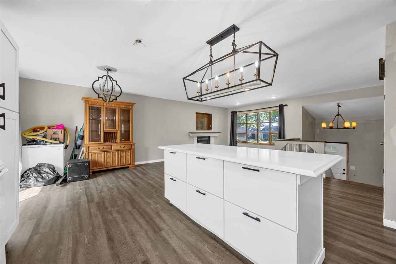 207 Washington Street Hills IA 52235