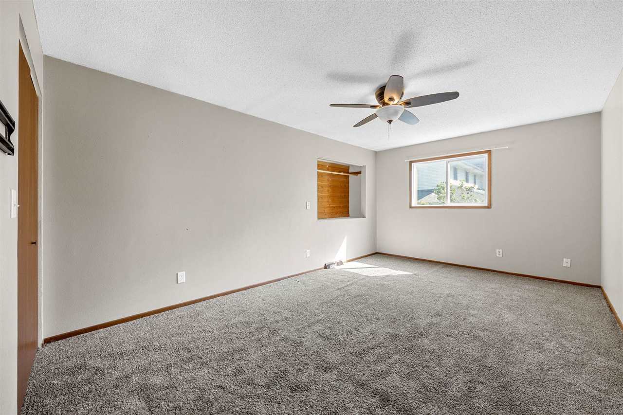 207 Washington Street Hills IA 52235