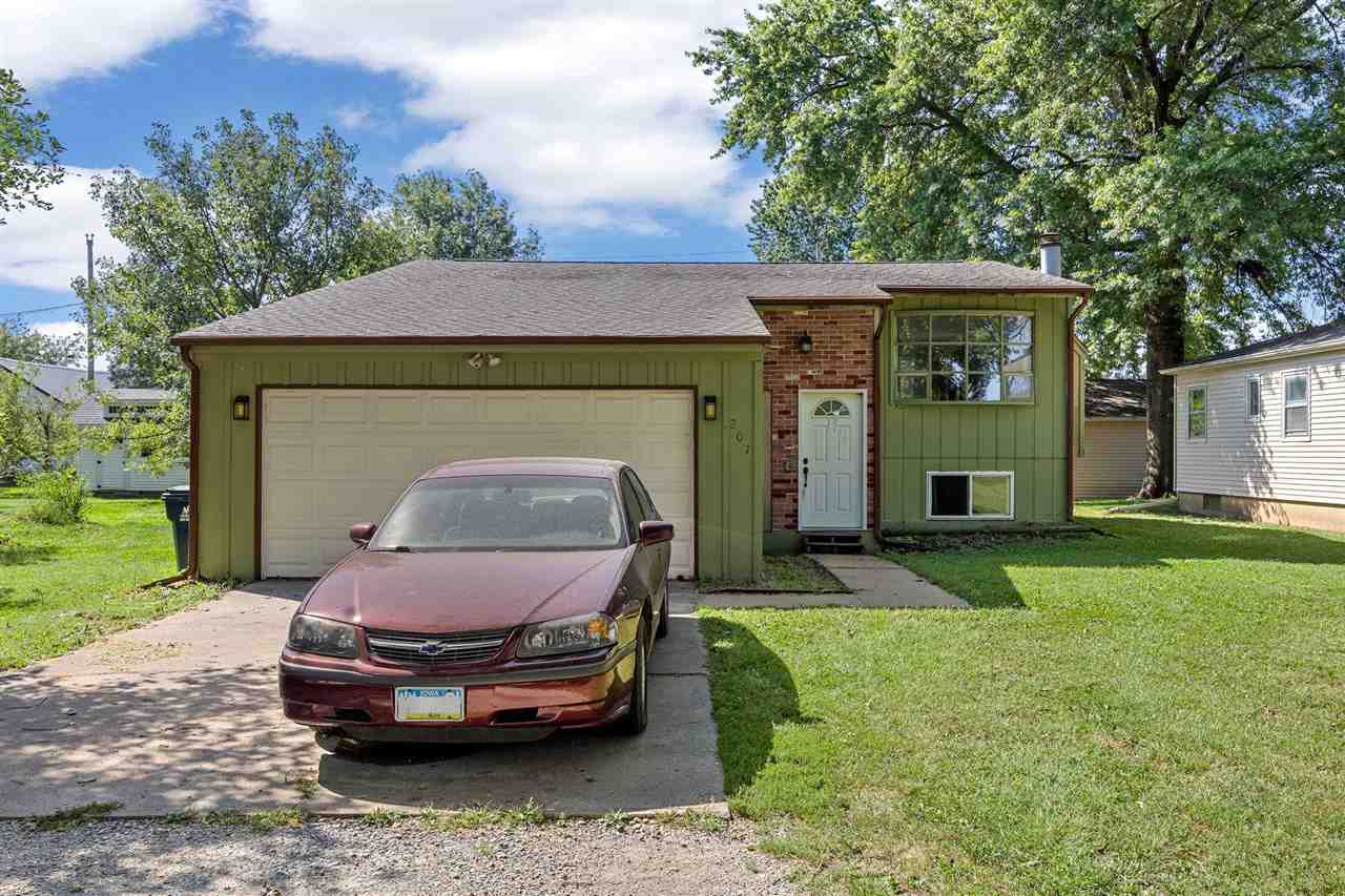 207 Washington Street Hills IA 52235