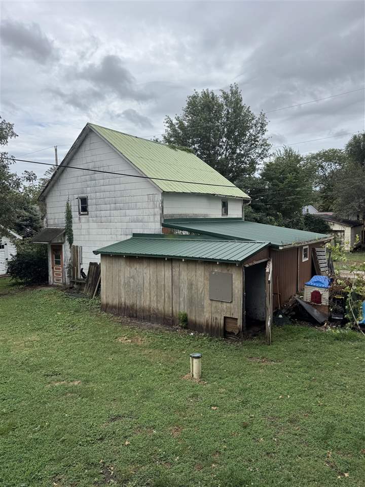 207 Washington Street Hills IA 52235