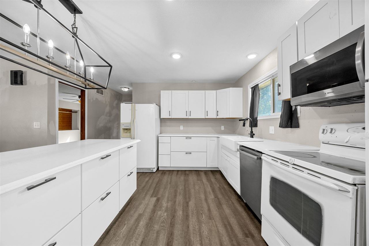 207 Washington Street Hills IA 52235
