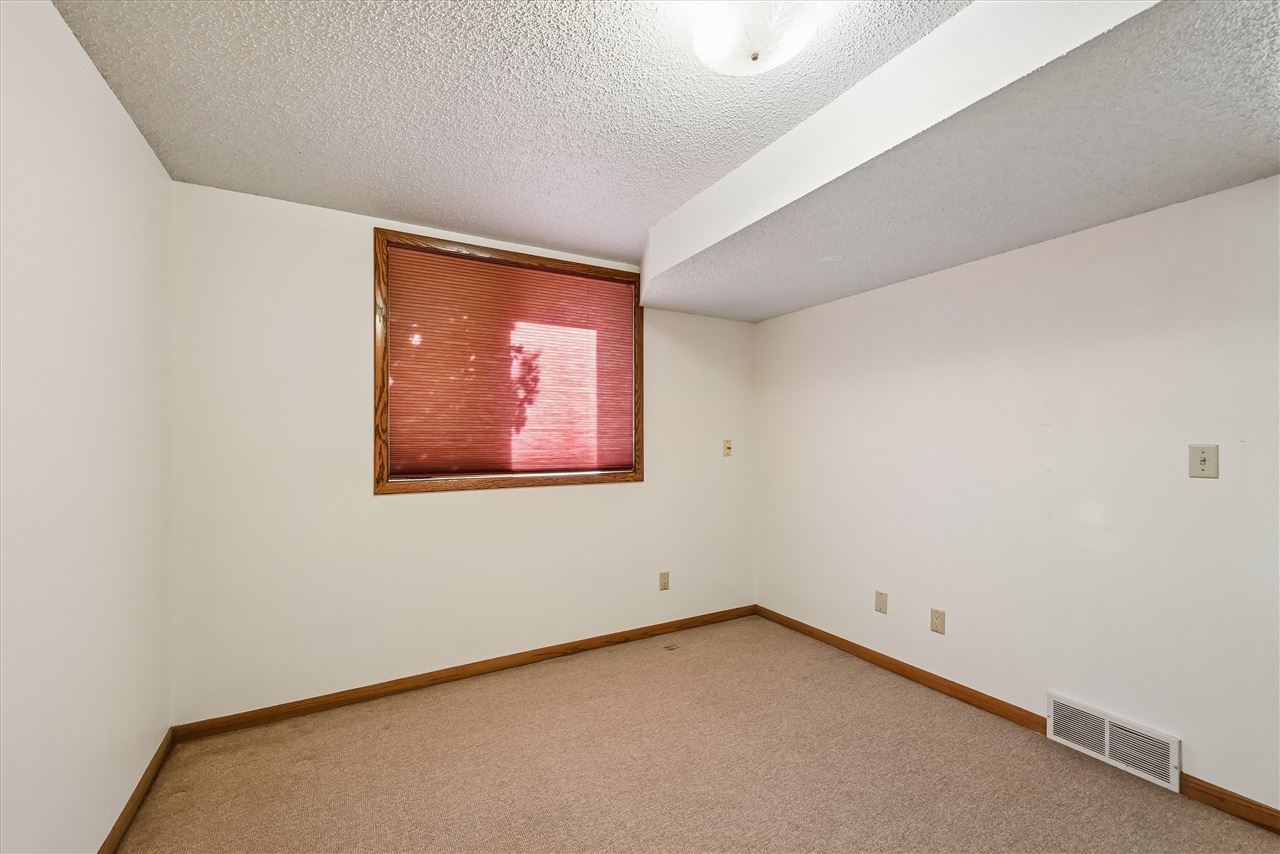2129 Slagle Circle Iowa City IA 52246