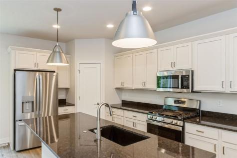 3100 Sunflower Street Ely IA 52227