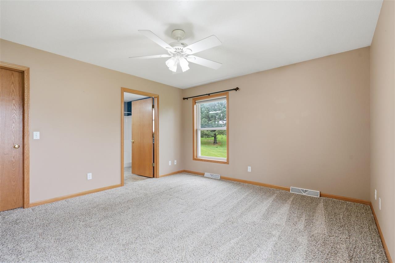 604 Redbird Run Tiffin IA 52340