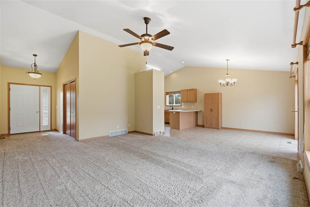 604 Redbird Run Tiffin IA 52340