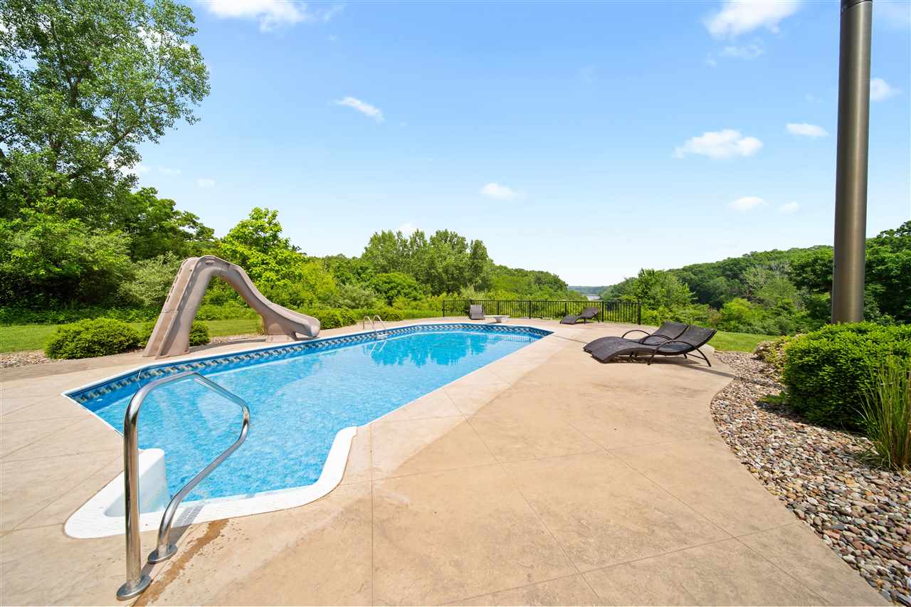 2310 NE Lakeridge Place North Liberty IA 52317