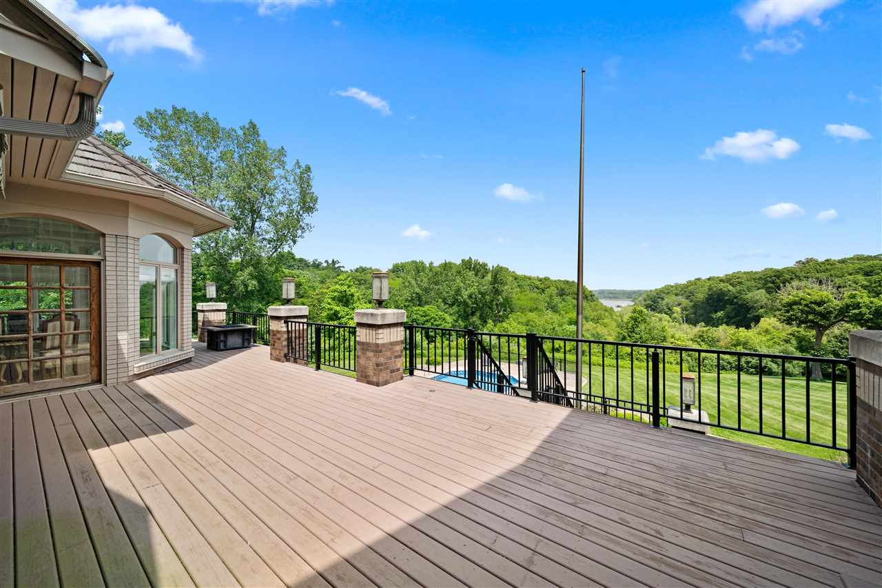 2310 NE Lakeridge Place North Liberty IA 52317