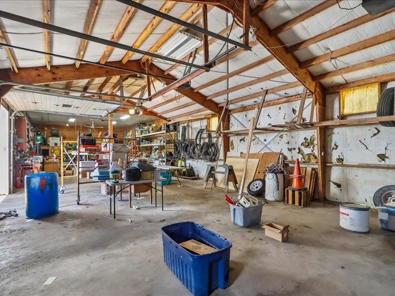 4975 Sharon Center Road SW IA 52240