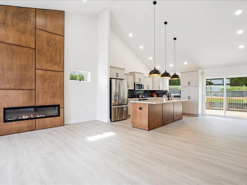 219 Eversull Lane Iowa City IA 52245