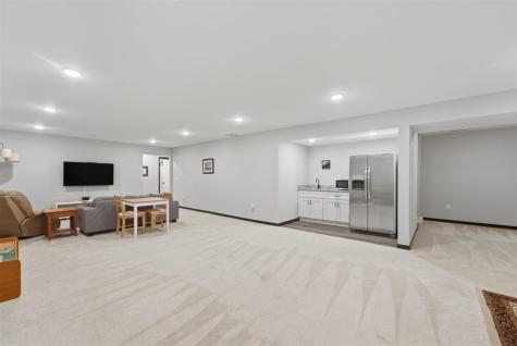 211 Dawson Drive West Branch IA 52358