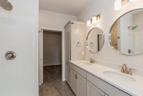1022 Highland Trail Solon IA 52333