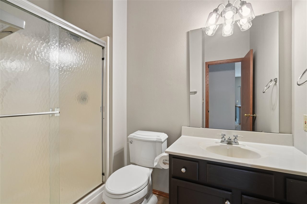 235 N 18th Avenue Hiawatha IA 52233
