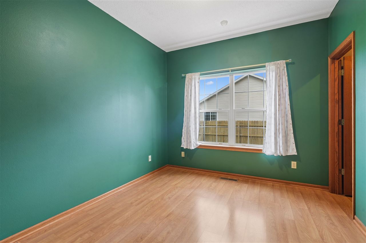 235 N 18th Avenue Hiawatha IA 52233