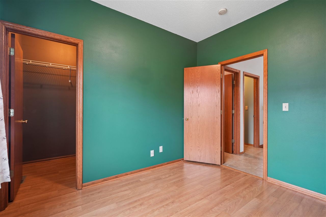 235 N 18th Avenue Hiawatha IA 52233
