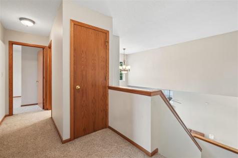 235 N 18th Avenue Hiawatha IA 52233