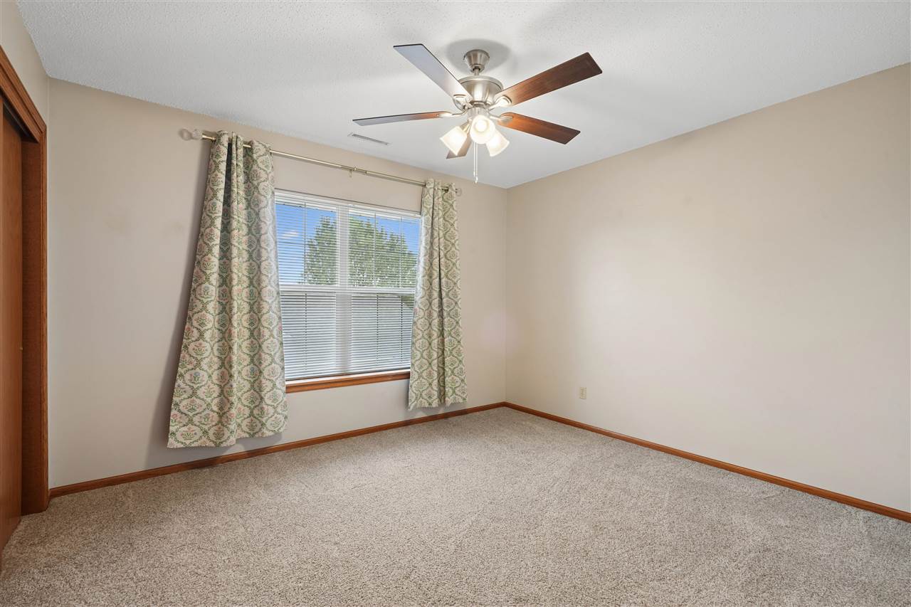 235 N 18th Avenue Hiawatha IA 52233