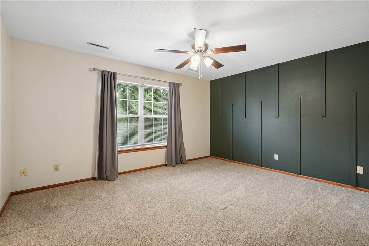 235 N 18th Avenue Hiawatha IA 52233