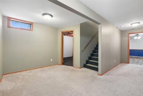235 N 18th Avenue Hiawatha IA 52233