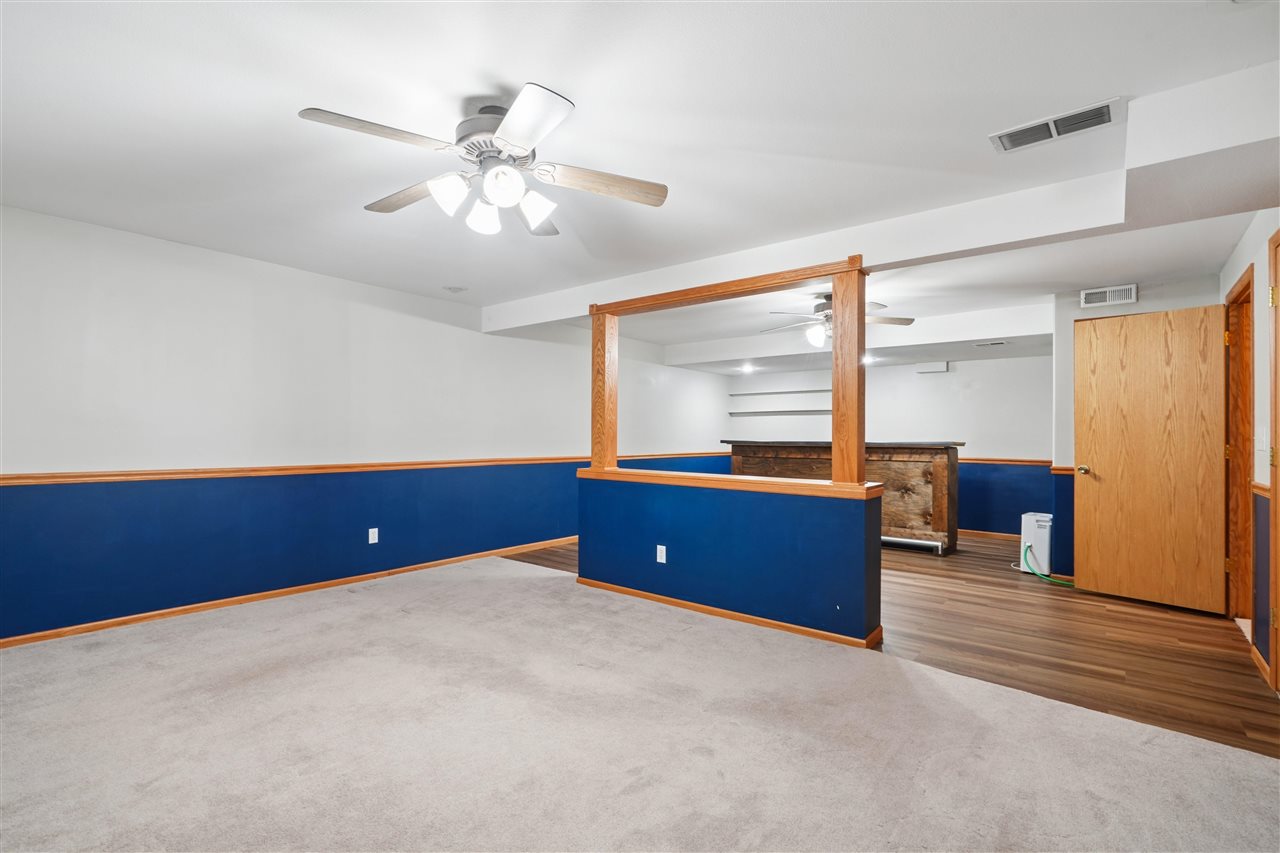 235 N 18th Avenue Hiawatha IA 52233