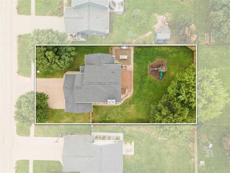 235 N 18th Avenue Hiawatha IA 52233