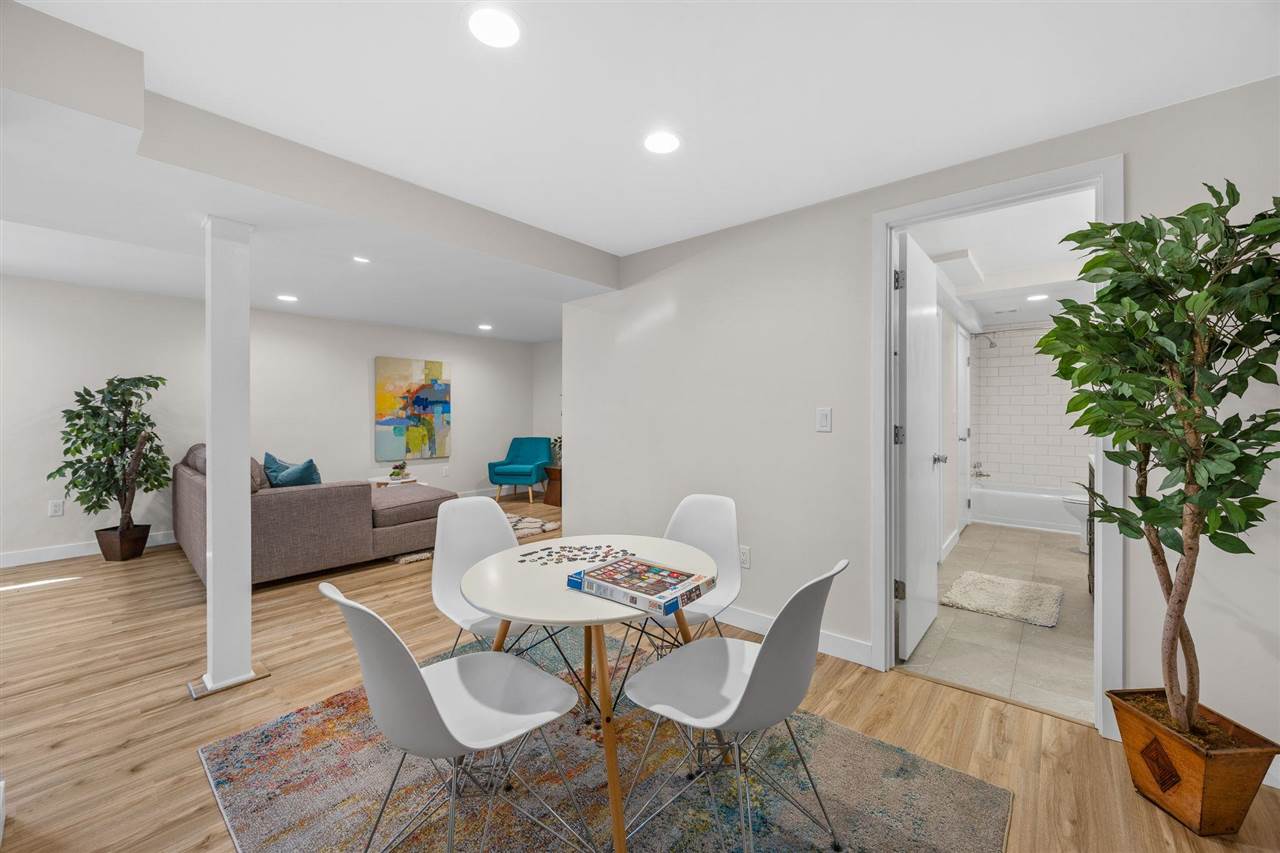528 Beldon Avenue Iowa City IA 52246