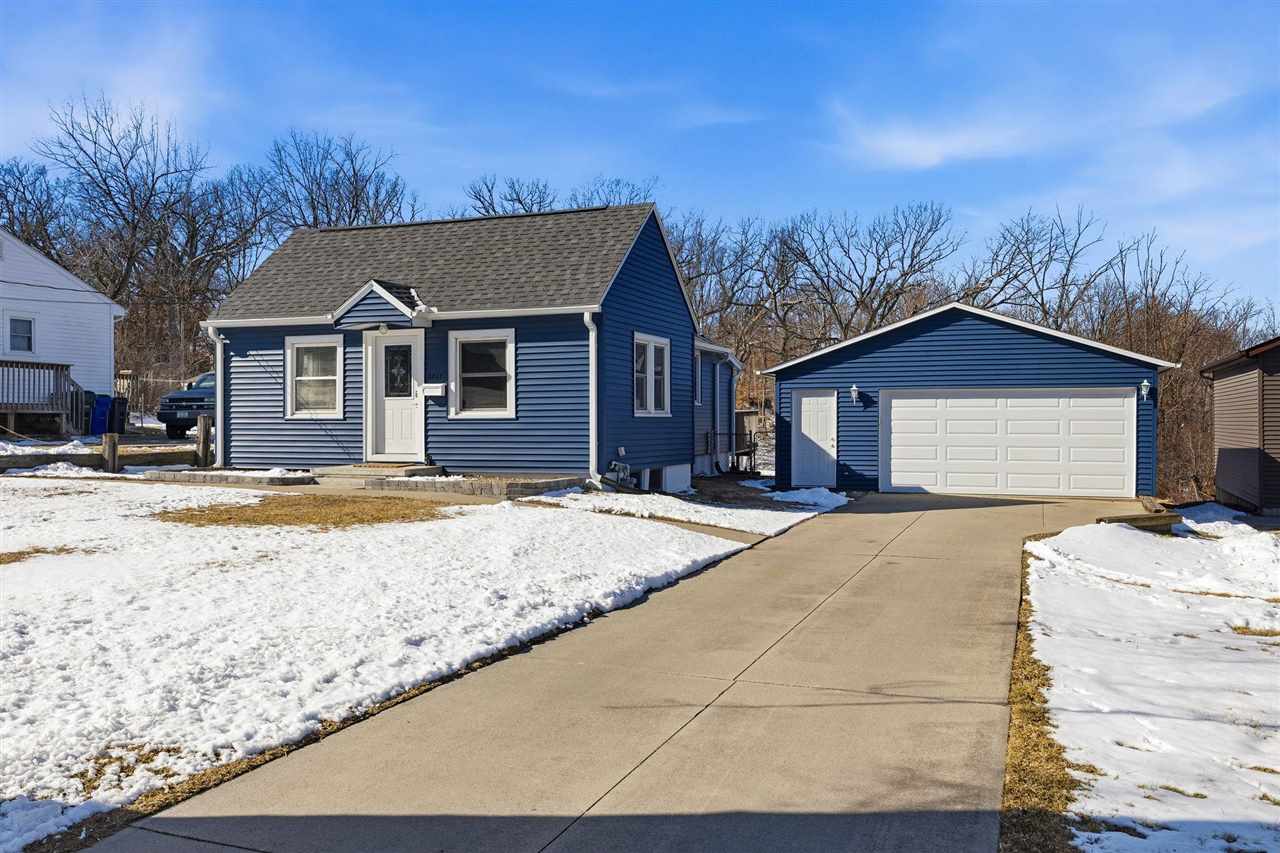 1217 Memorial Drive SE Cedar Rapids IA 52403
