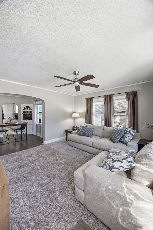 1217 Memorial Drive SE Cedar Rapids IA 52403