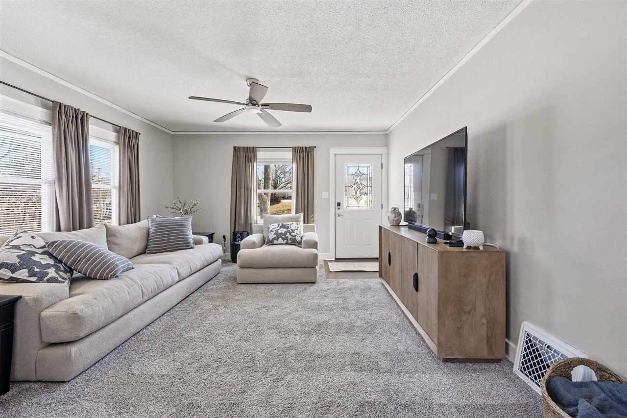 1217 Memorial Drive SE Cedar Rapids IA 52403