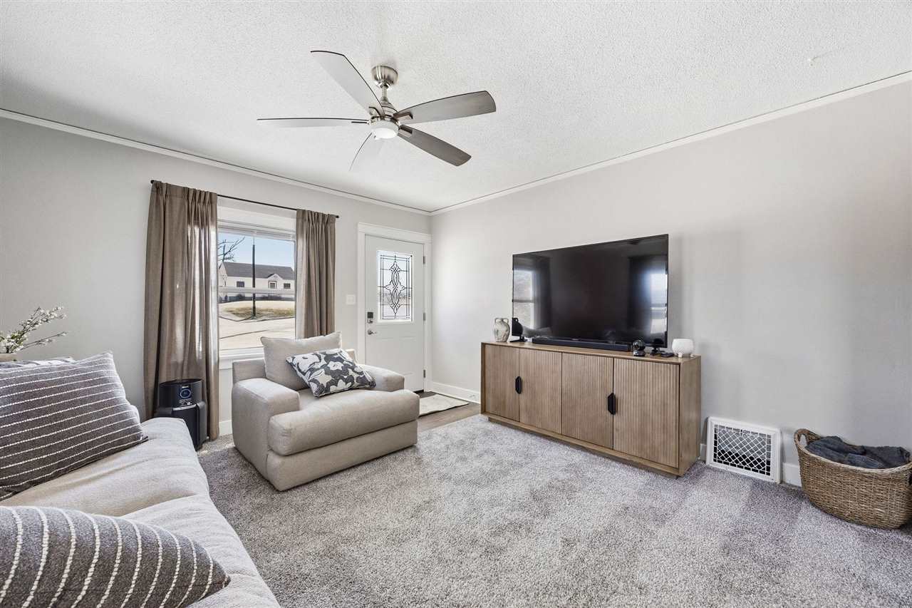 1217 Memorial Drive SE Cedar Rapids IA 52403
