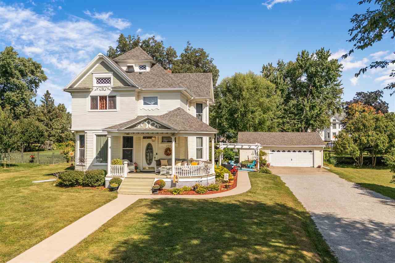 109 W 6th Street Wilton IA 52778