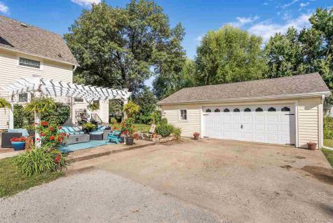 109 W 6th Street Wilton IA 52778