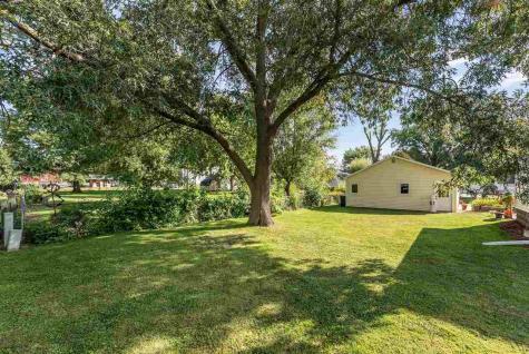 109 W 6th Street Wilton IA 52778