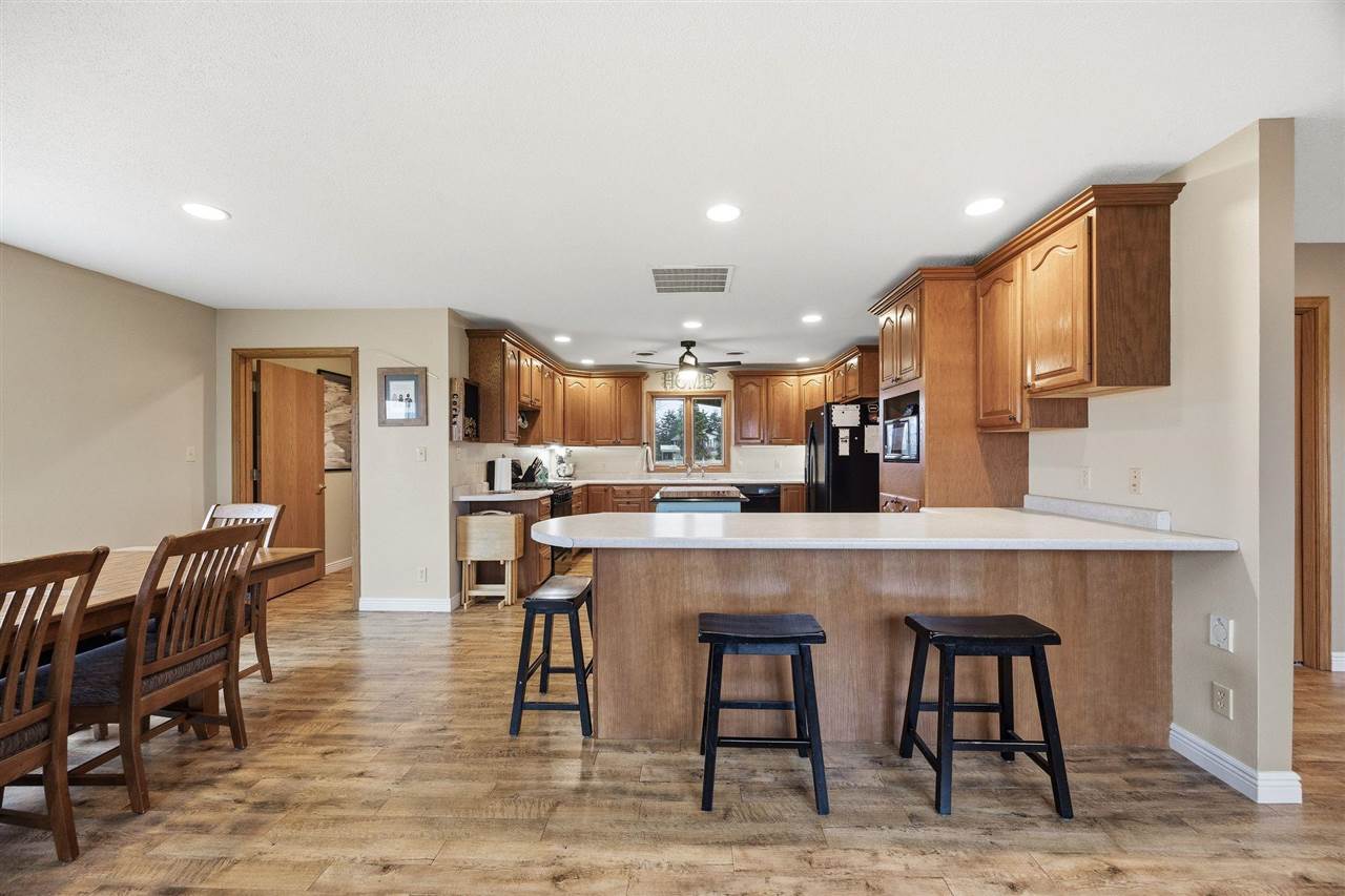 301 Lake View Drive NE Solon IA 52333